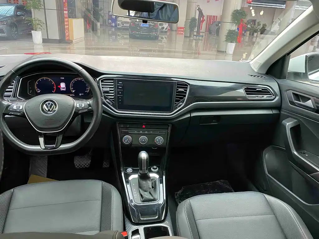 Volkswagen T-Roc 2021 280TSI DSG 2WD Comfort Intelligent Connectivity Edition 2021 - thumbnail 12