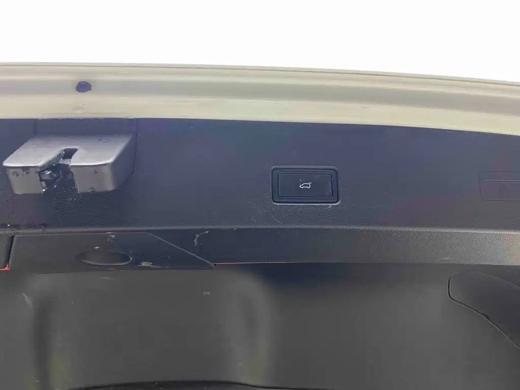 Volkswagen T-Roc 2021 280TSI DSG 2WD Comfort Intelligent Connectivity Edition 2021 - thumbnail 18