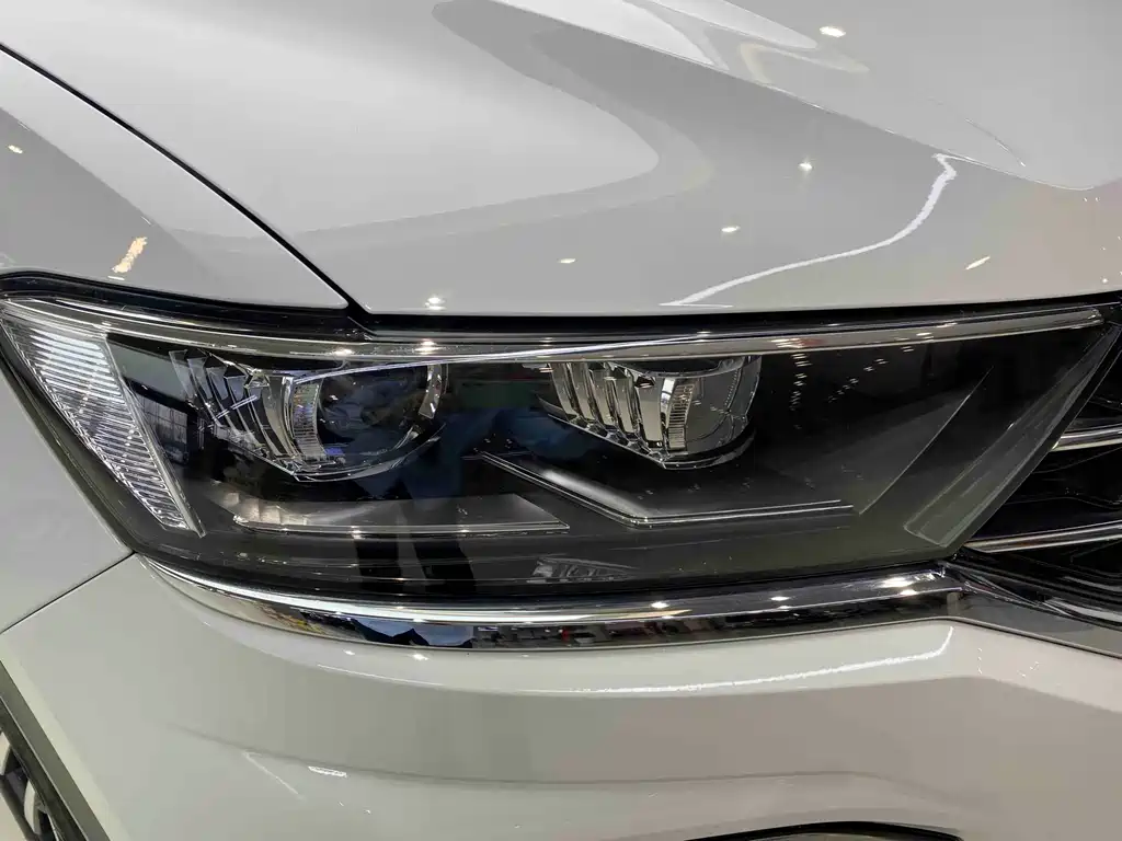 Volkswagen T-Roc 2021 280TSI DSG 2WD Comfort Intelligent Connectivity Edition 2021 - thumbnail 20