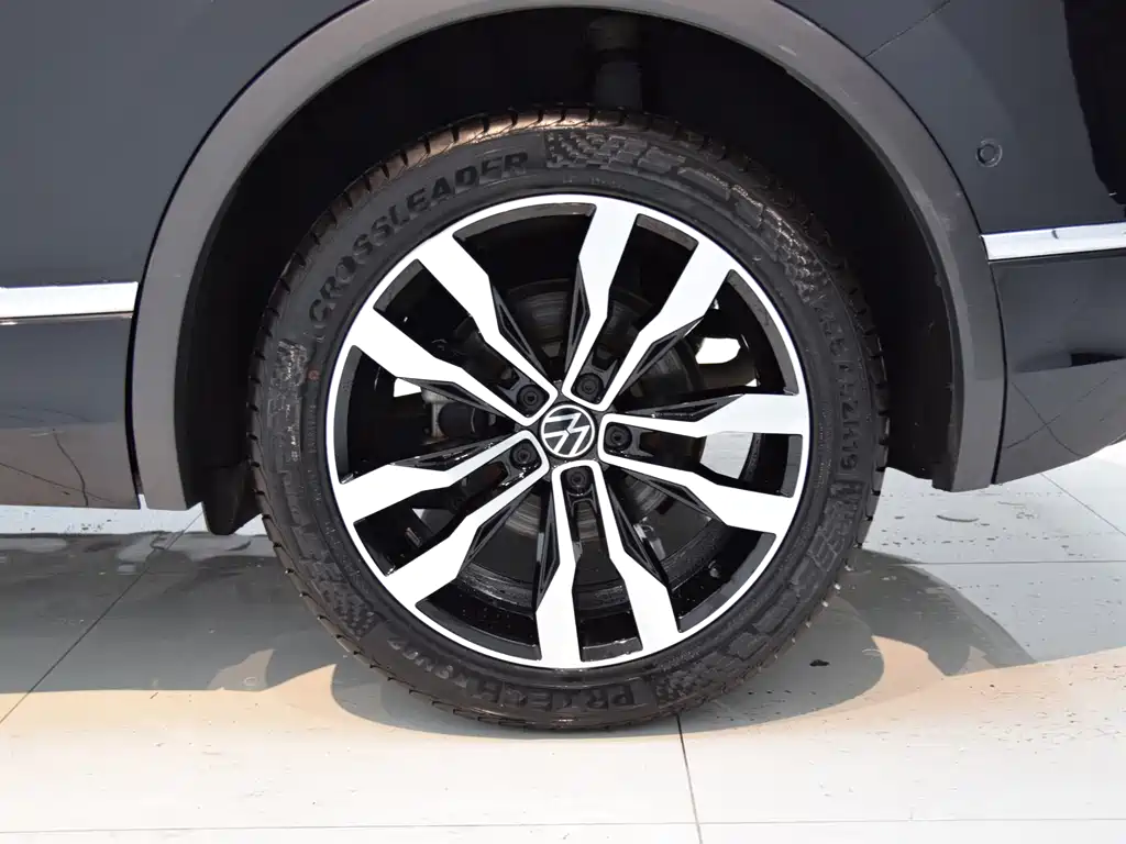 Volkswagen Volkswagen Tiguan L 2021 330TSI Automatic 2WD R-Line Premium Edition 2021 - thumbnail 4