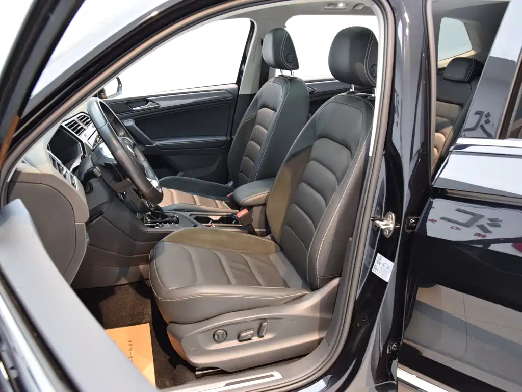 Volkswagen Volkswagen Tiguan L 2021 330TSI Automatic 2WD R-Line Premium Edition 2021 - thumbnail 7
