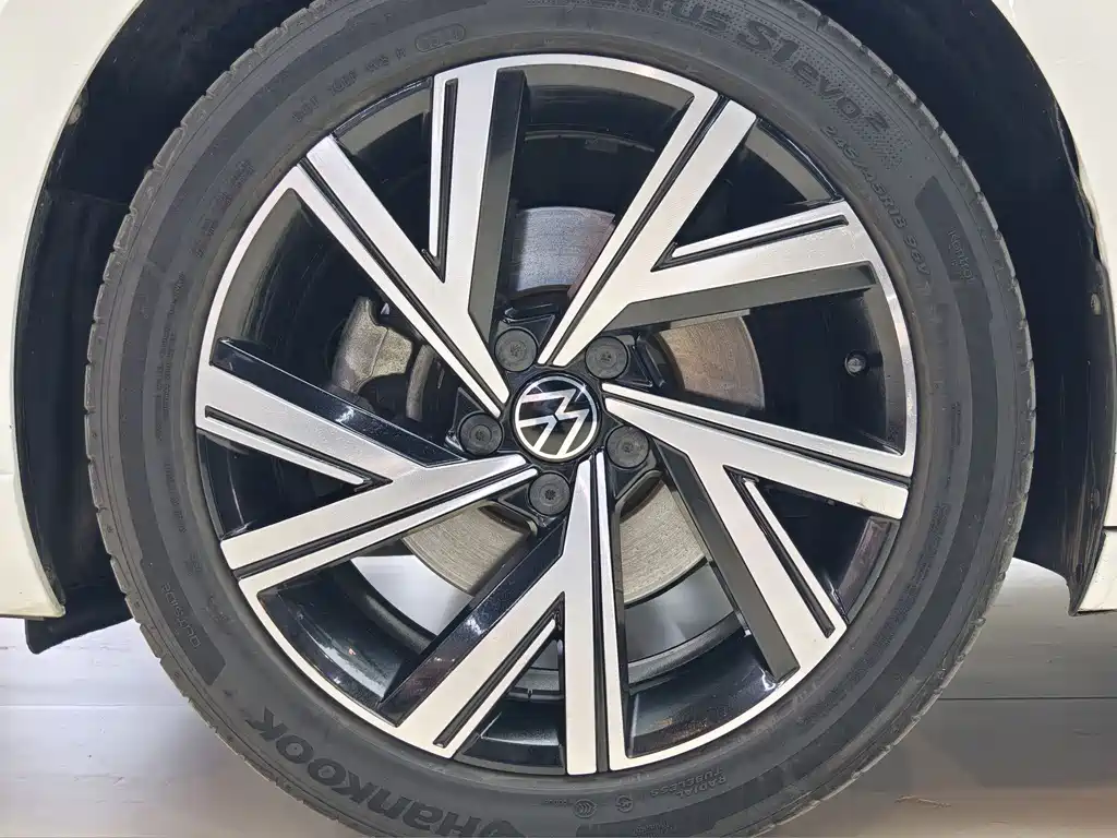 Volkswagen FAW-Volkswagen CC 2021 330TSI Brilliant Edition 2022 - thumbnail 3