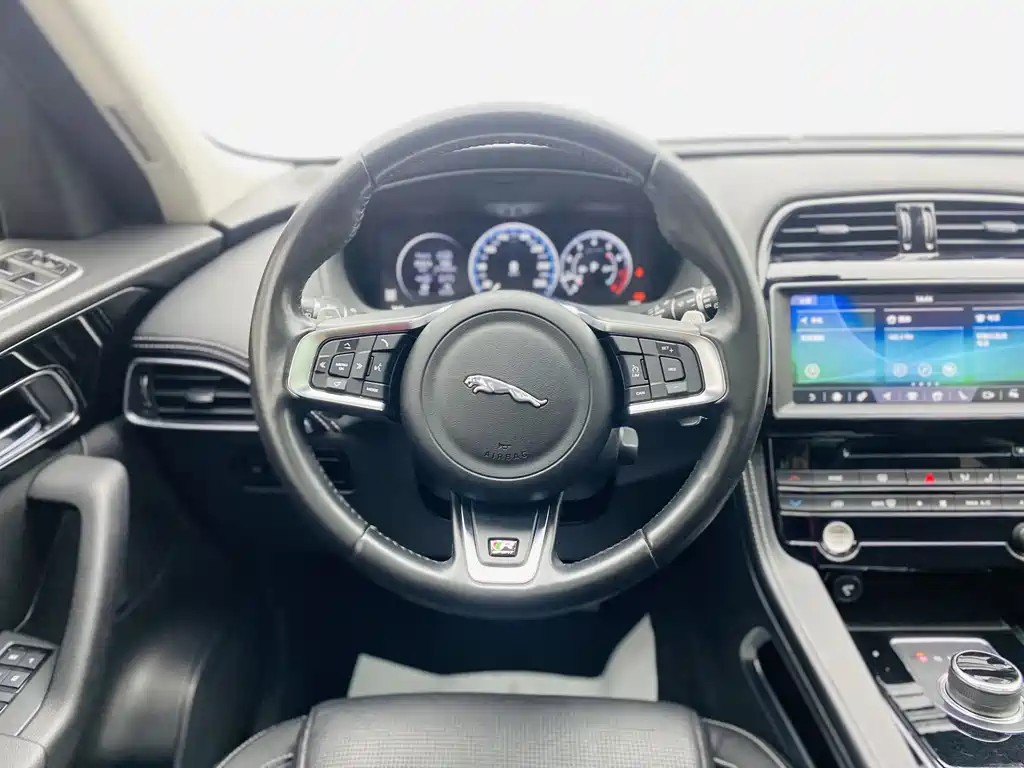 Jaguar Jaguar F-PACE 2019 2.0T AWD R-Sport 2018 - thumbnail 9