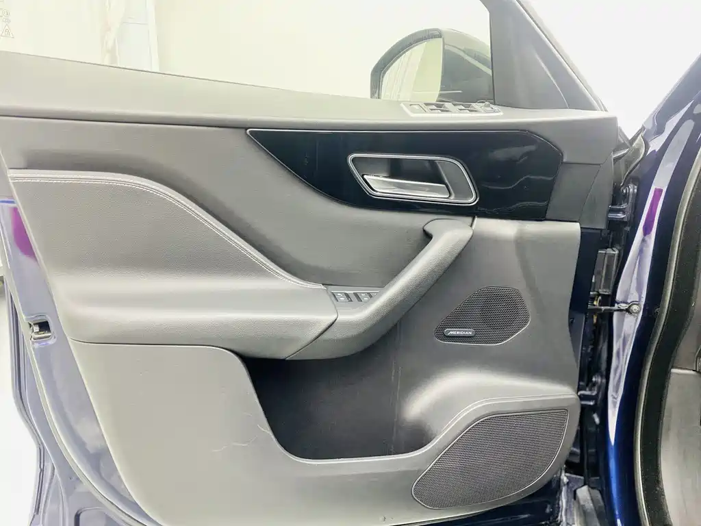 Jaguar Jaguar F-PACE 2019 2.0T AWD R-Sport 2018 - thumbnail 16