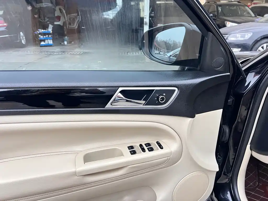 Volkswagen Passat Lingyu 2011 1.8T Manual Premium Edition 2012 - thumbnail 7