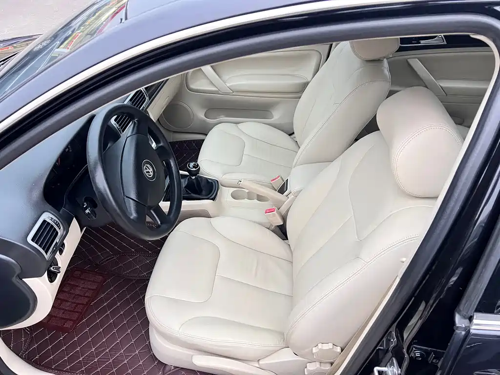 Volkswagen Passat Lingyu 2011 1.8T Manual Premium Edition 2012 - thumbnail 11