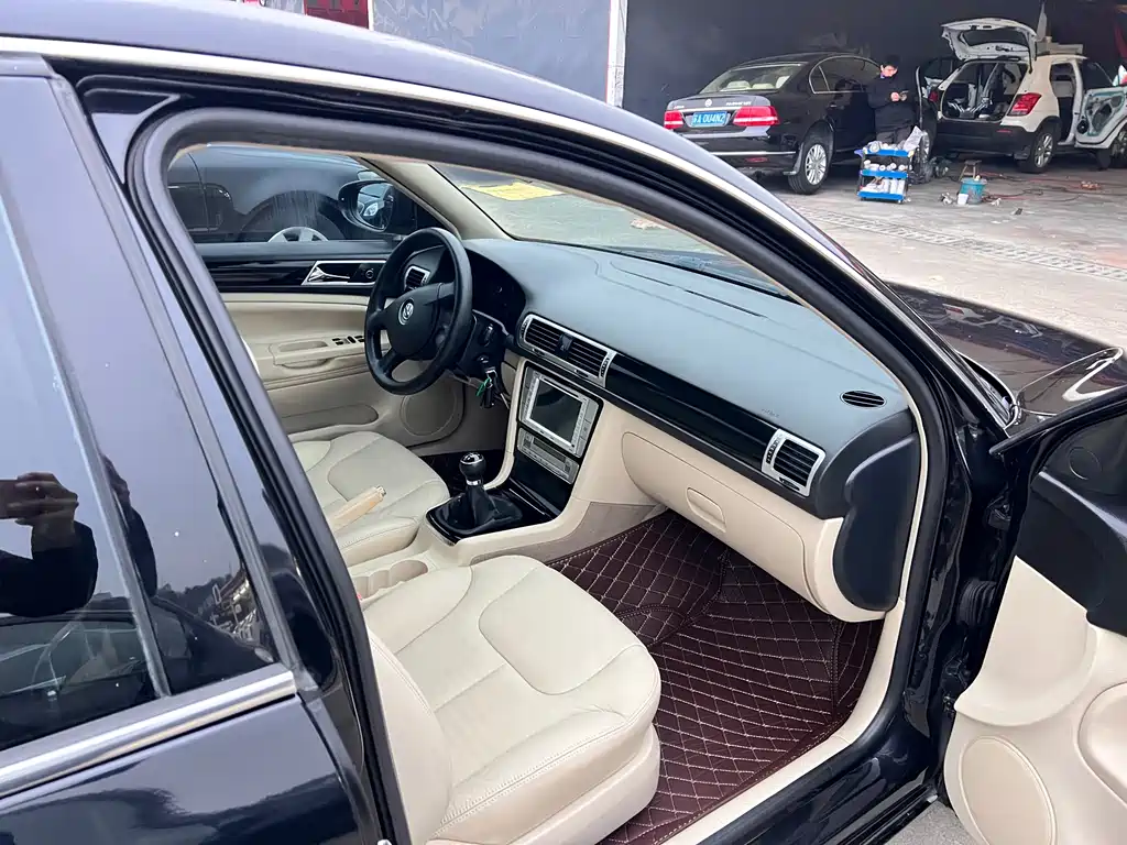 Volkswagen Passat Lingyu 2011 1.8T Manual Premium Edition 2012 - thumbnail 15