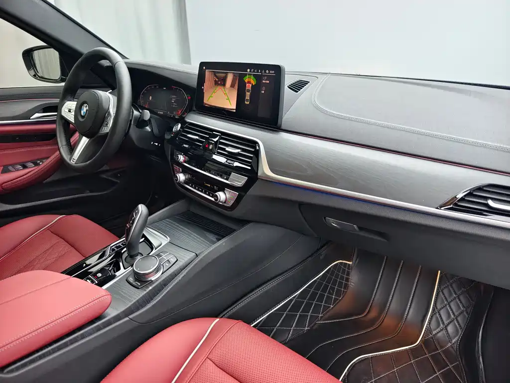 BMW BMW 5 Series 2023 Facelift 530Li Leading Model M Sport Package 2023 - thumbnail 12