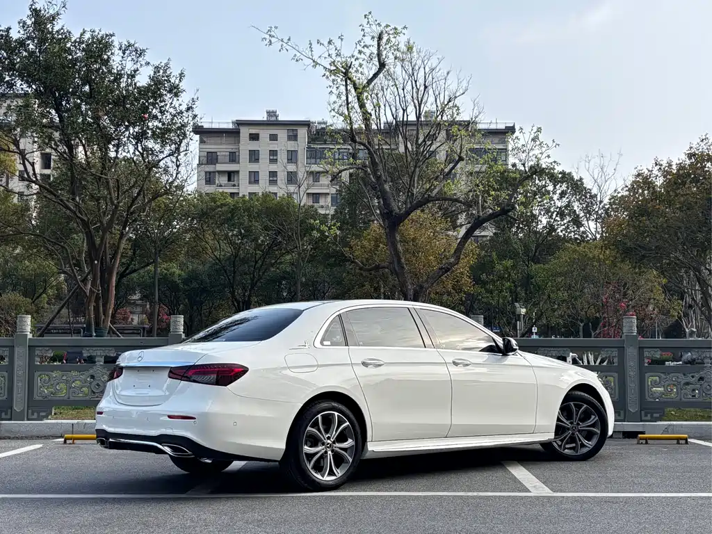 Mercedes-Benz Mercedes-Benz E-Class 2023 Model Year Facelift E 300 L Sport Style 2023 - thumbnail 4