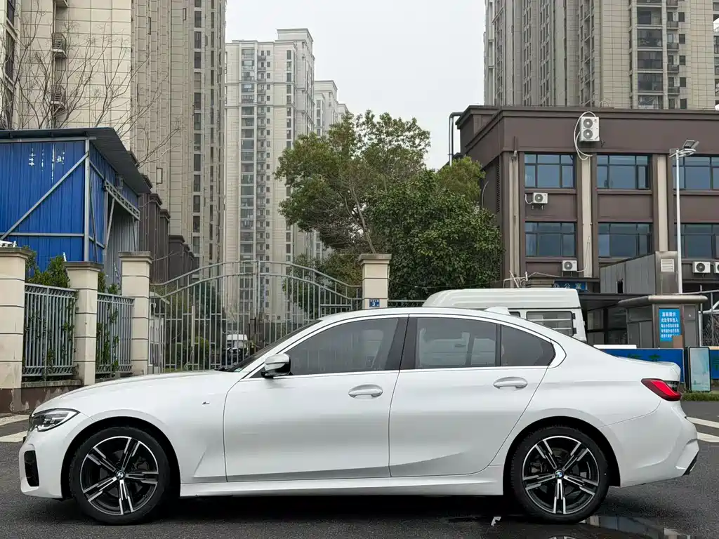 BMW BMW 3 Series 2022 325i M Sport Package 2022 - thumbnail 3