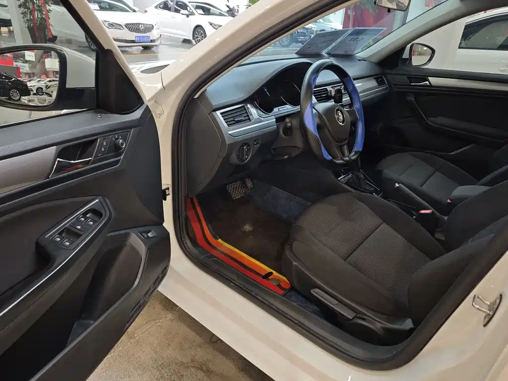 Volkswagen Volkswagen Bora 2019 Bora Legend 1.5L Automatic Fashion Edition National VI 2021 - thumbnail 5