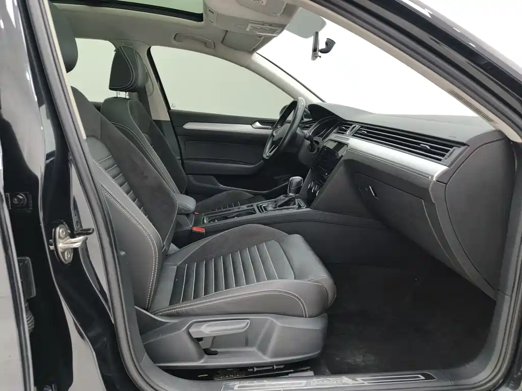 Volkswagen Magotan 2020 280TSI DSG Comfort Line 2023 - thumbnail 9
