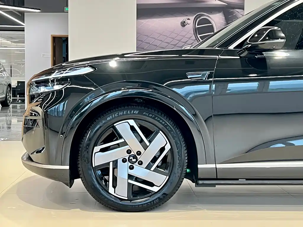 NIO NIO L90 2025 Max 6-seater Edition 2025 - thumbnail 4