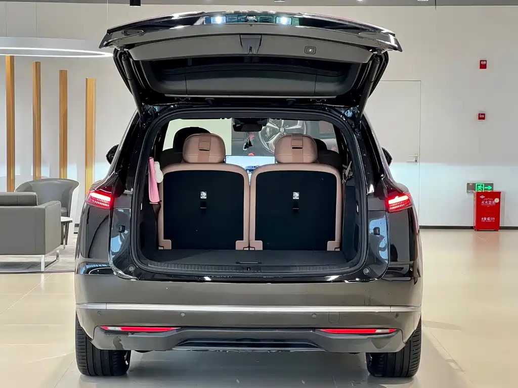 NIO NIO L90 2025 Max 6-seater Edition 2025 - thumbnail 8