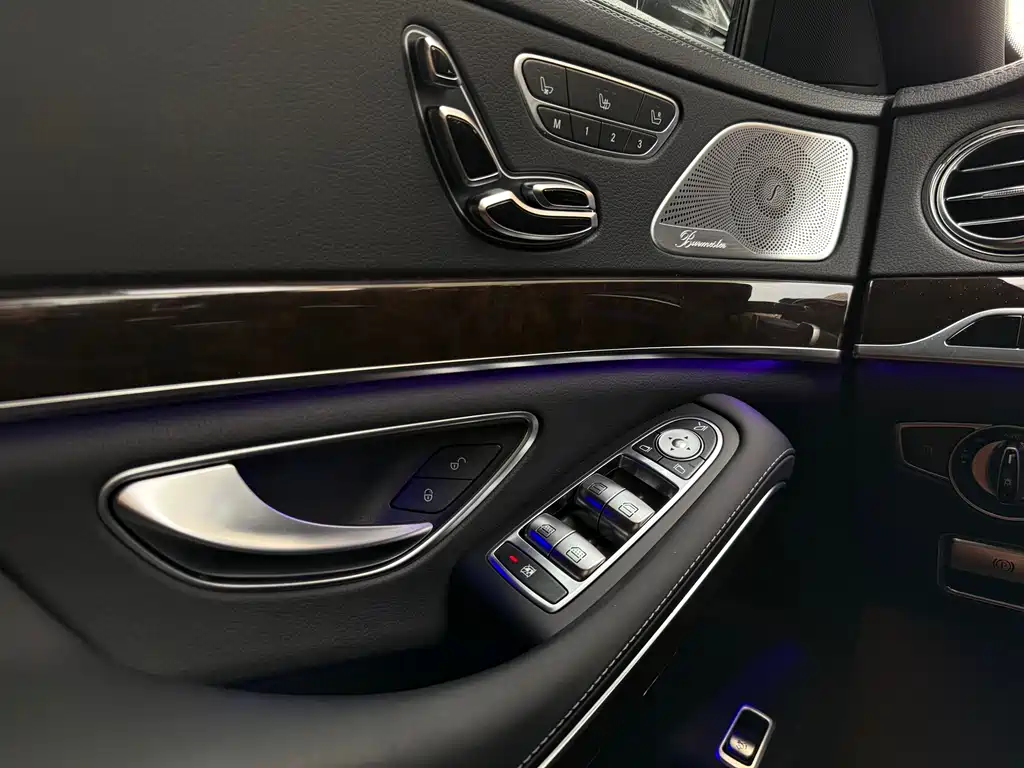 Mercedes-Benz Maybach S-Class 2020 S 450 4MATIC Collector's Edition 2021 - thumbnail 17
