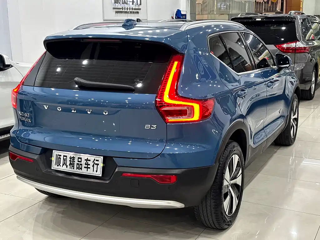 Volvo Volvo XC40 2023 B3 Ultimate Edition 2022 - thumbnail 2