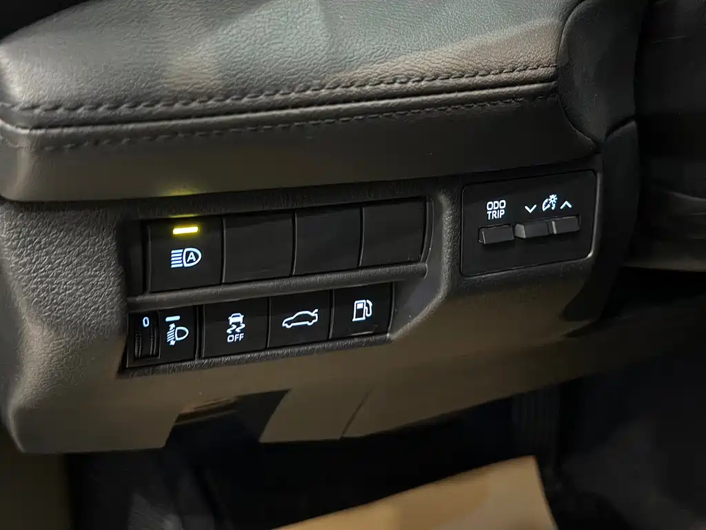 Toyota Toyota Avalon 2022 2.0L Luxury Edition 2022 - thumbnail 12