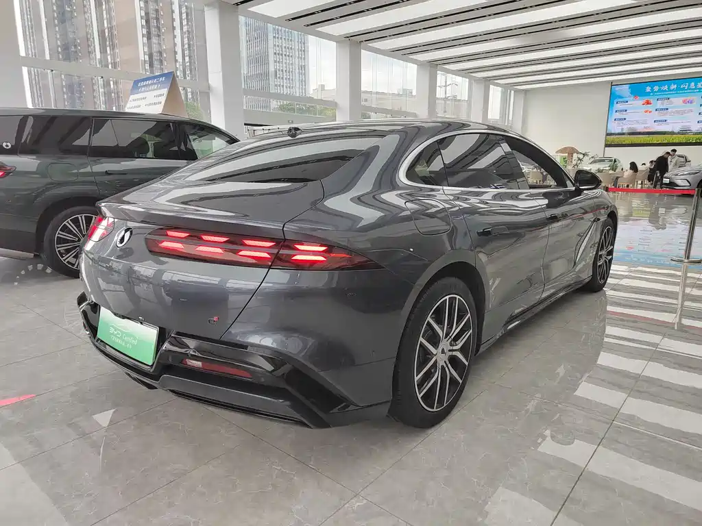 Denza Tang Z9 2024 Model 1100km AWD Max Version 2024 - thumbnail 15