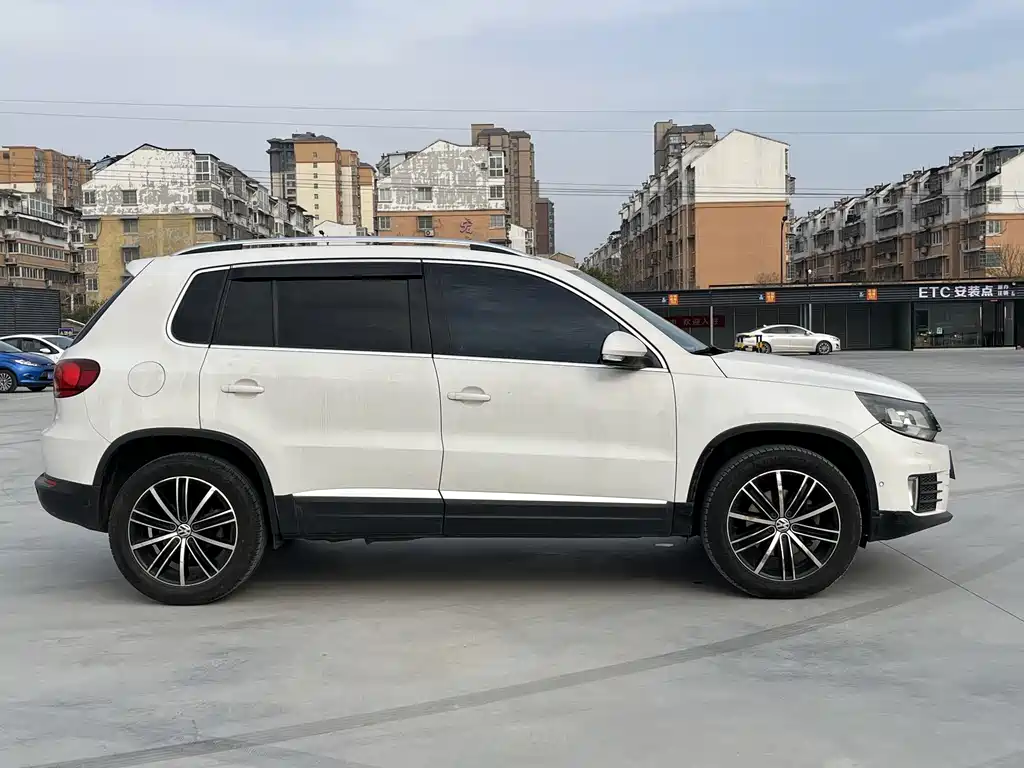Volkswagen Volkswagen Tiguan 2015 2.0TSI Automatic AWD Flagship Edition 2014 - thumbnail 22