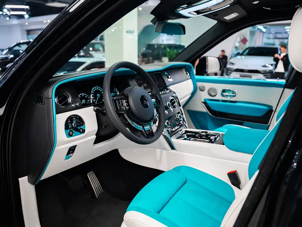Rolls-Royce Rolls-Royce Cullinan 2018 Five-Seat Version 2022 - thumbnail 4