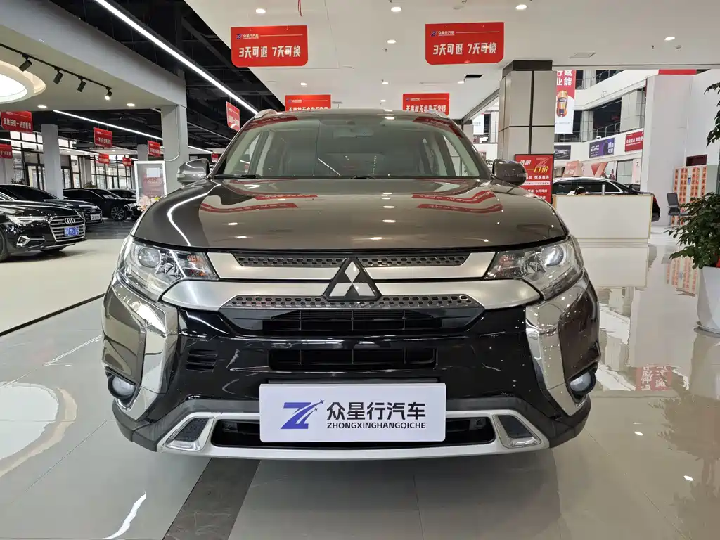 Mitsubishi Outlander 2019 2.0L 2WD Comfort Edition 5-seater China VI 2019 - thumbnail 2