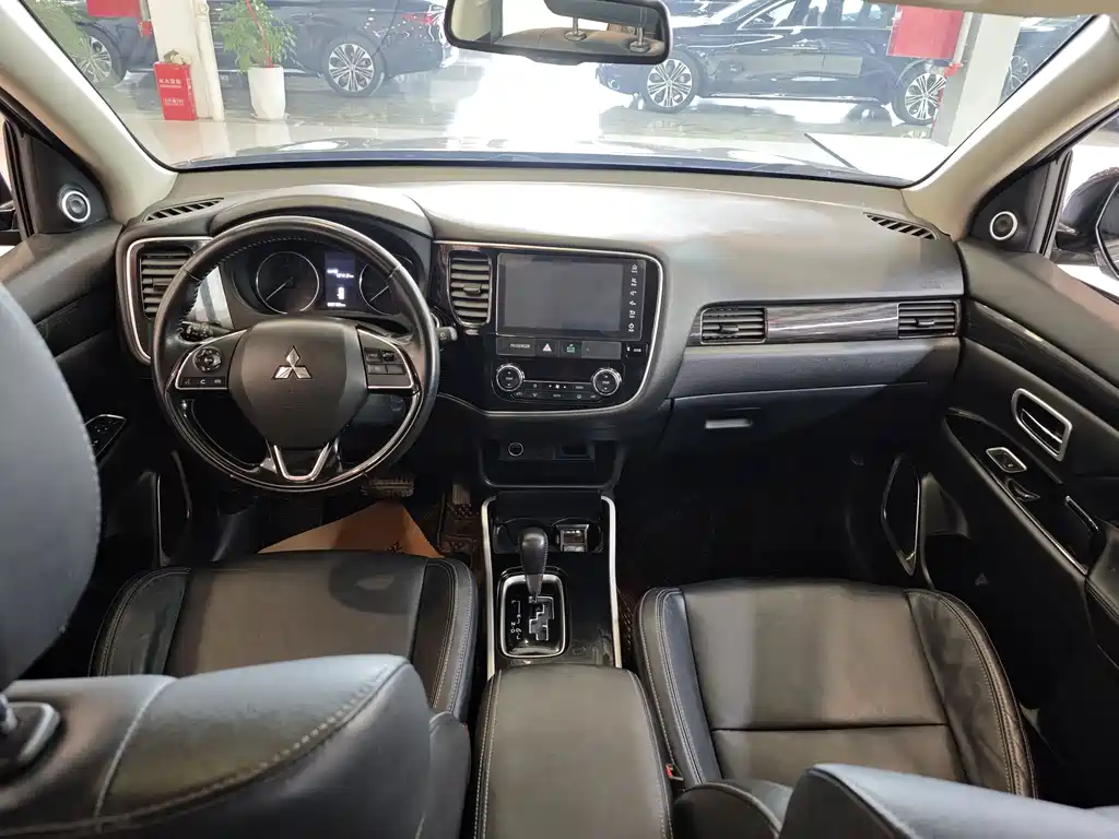 Mitsubishi Outlander 2019 2.0L 2WD Comfort Edition 5-seater China VI 2019 - thumbnail 7