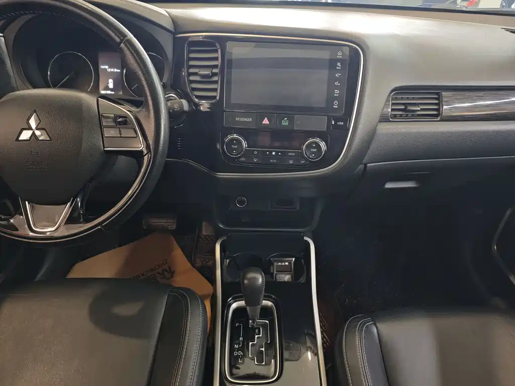 Mitsubishi Outlander 2019 2.0L 2WD Comfort Edition 5-seater China VI 2019 - thumbnail 9