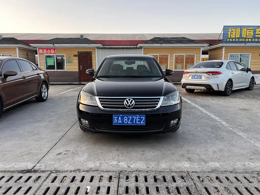 Volkswagen Volkswagen Passat Lingyu 2009 2.0L MFI Manual Premium Edition 2010