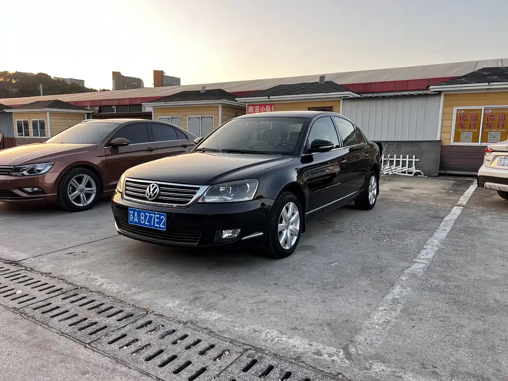 Volkswagen Volkswagen Passat Lingyu 2009 2.0L MFI Manual Premium Edition 2010 - thumbnail 3