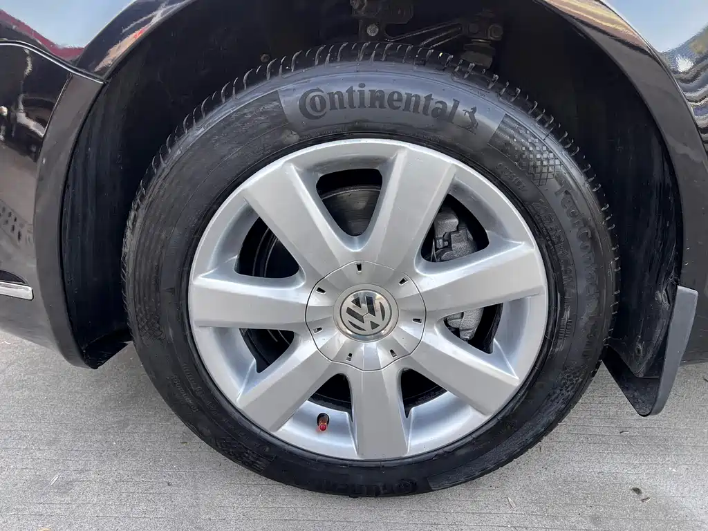 Volkswagen Volkswagen Passat Lingyu 2009 2.0L MFI Manual Premium Edition 2010 - thumbnail 4