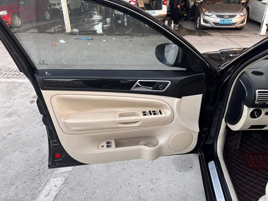 Volkswagen Volkswagen Passat Lingyu 2009 2.0L MFI Manual Premium Edition 2010 - thumbnail 6