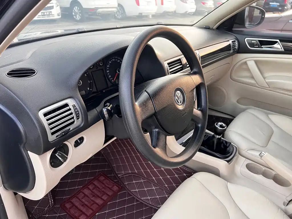 Volkswagen Volkswagen Passat Lingyu 2009 2.0L MFI Manual Premium Edition 2010 - thumbnail 8