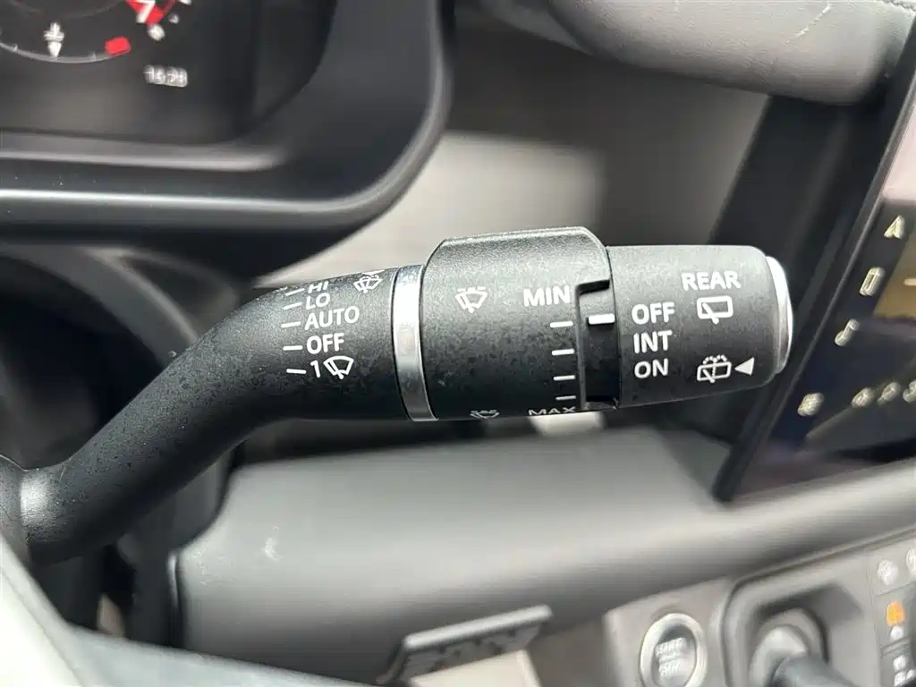 Land Rover Land Rover Defender 2023 110 3.0T P400 Dark Edition 2023 - thumbnail 10