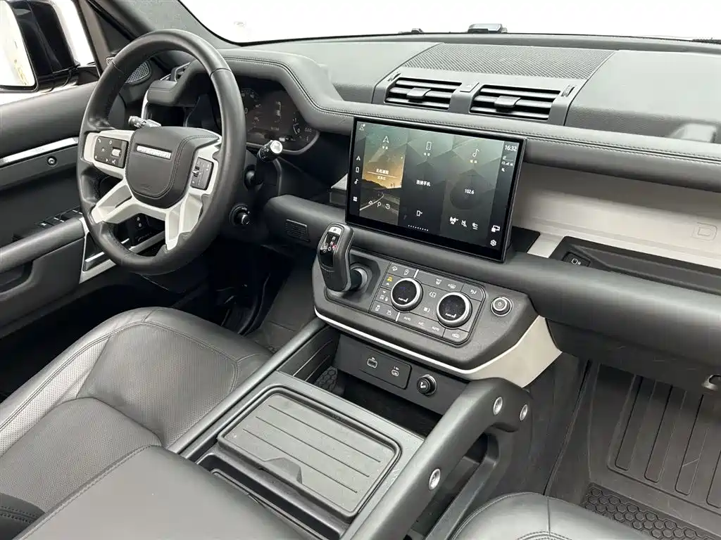 Land Rover Land Rover Defender 2023 110 3.0T P400 Dark Edition 2023 - thumbnail 23