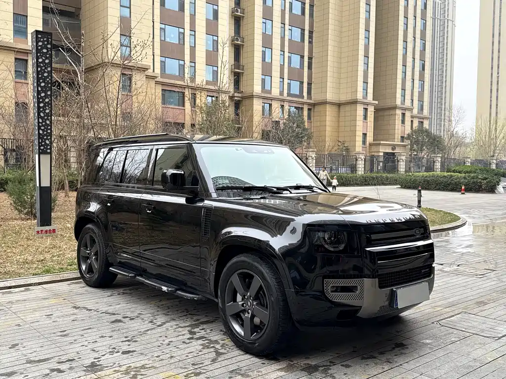 Land Rover Land Rover Defender 2023 110 3.0T P400 X-DYNAMIC HSE 2023 - thumbnail 4