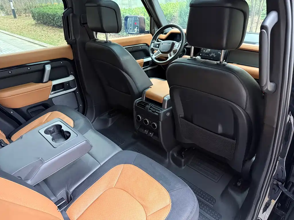 Land Rover Land Rover Defender 2023 110 3.0T P400 X-DYNAMIC HSE 2023 - thumbnail 10