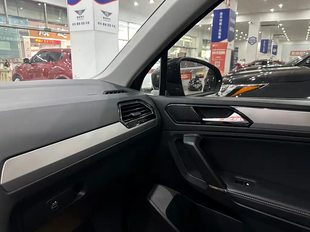Volkswagen Volkswagen Tiguan L 2018 Facelift 330TSI Automatic 2WD Flagship Edition 2018 - thumbnail 19