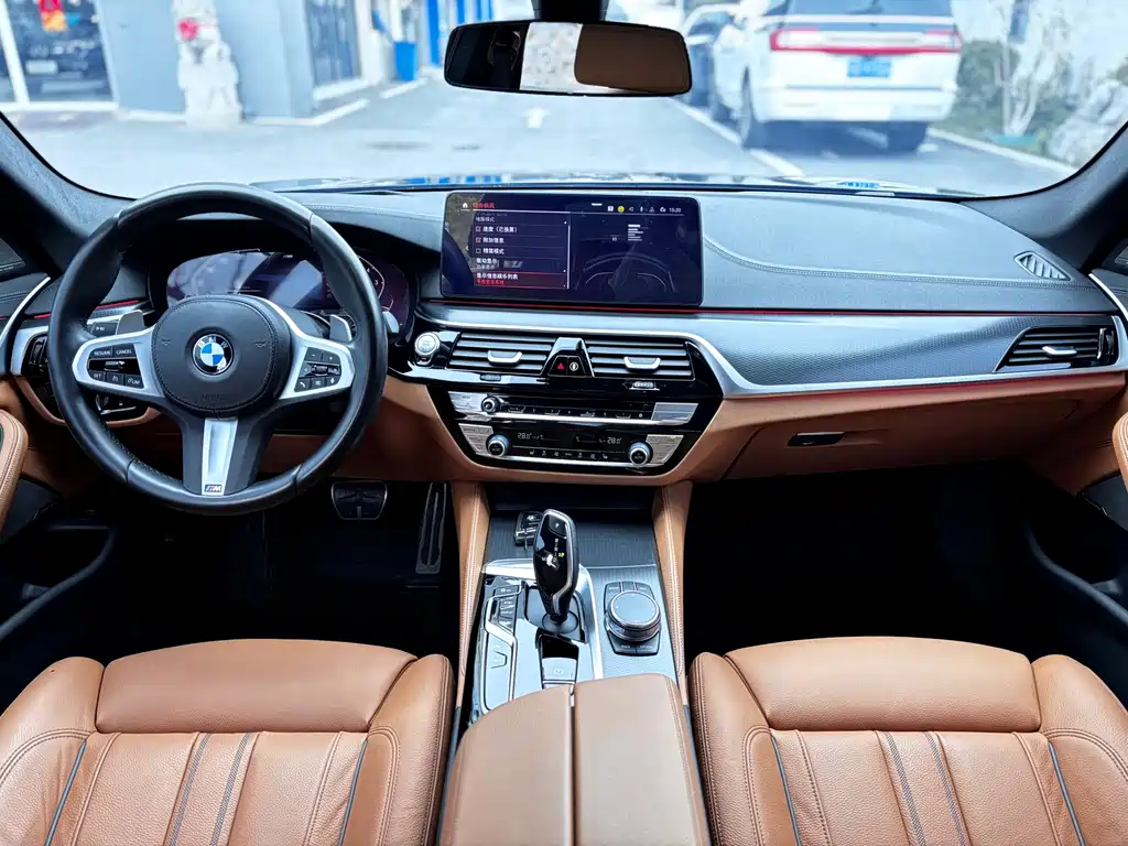 BMW BMW 5 Series Import 2022 Model Facelift 530i Style Edition M Sport Package 2023 - thumbnail 9