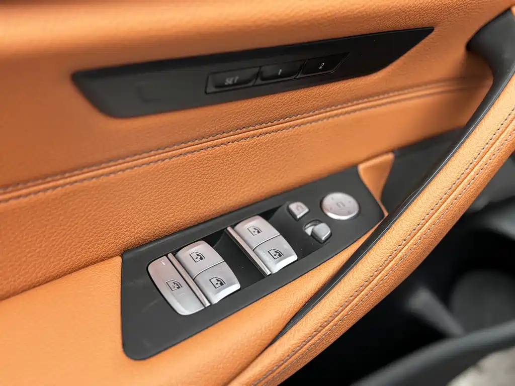 BMW BMW 5 Series Import 2022 Model Facelift 530i Style Edition M Sport Package 2023 - thumbnail 15