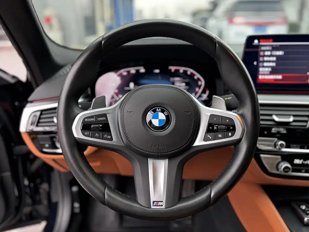 BMW BMW 5 Series Import 2022 Model Facelift 530i Style Edition M Sport Package 2023 - thumbnail 16