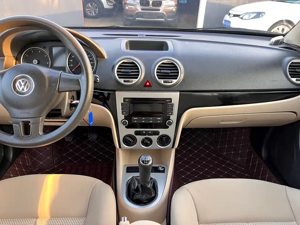 Volkswagen Volkswagen Lavida 2013 Classic 1.6L Manual Fashion Edition 2013 - thumbnail 15