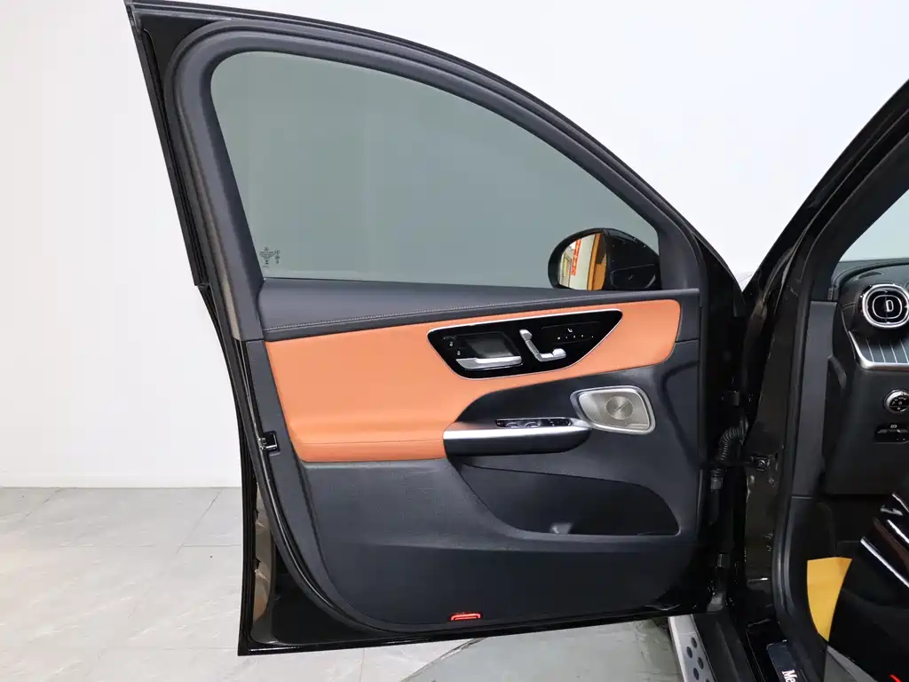 Mercedes-Benz Mercedes-Benz GLC 2024 GLC 260 L 4MATIC Luxury 5-Seat 2024 - thumbnail 14