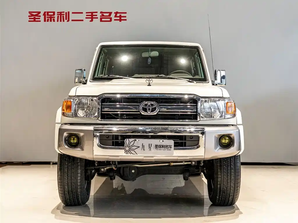 Toyota Land Cruiser LC76 2023 4.0L Middle East Version 2024 - thumbnail 2