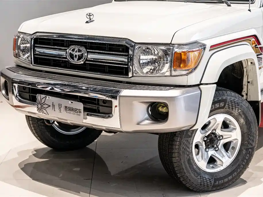 Toyota Land Cruiser LC76 2023 4.0L Middle East Version 2024 - thumbnail 17