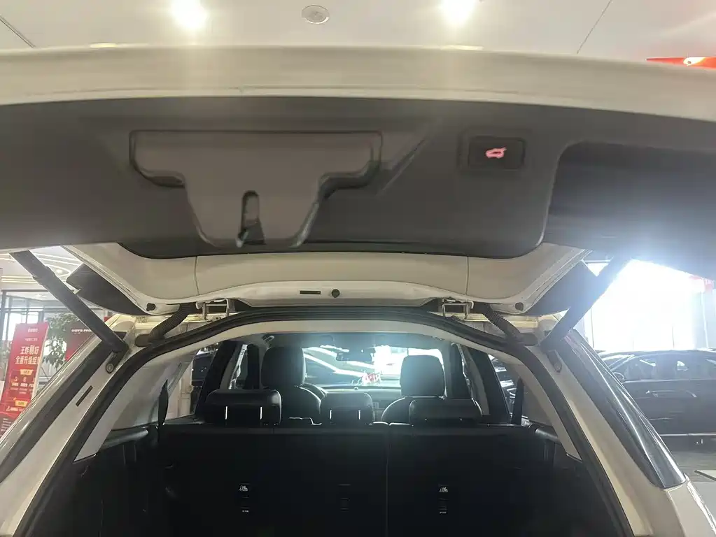 Land Rover Discovery Sport 2018 240PS Pure Edition 2018 - thumbnail 15