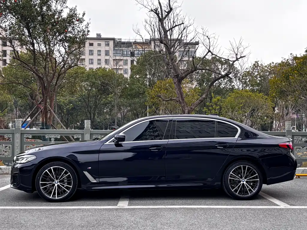 BMW BMW 5 Series 2022 530Li Leading Model M Sport Package 2022 - thumbnail 3