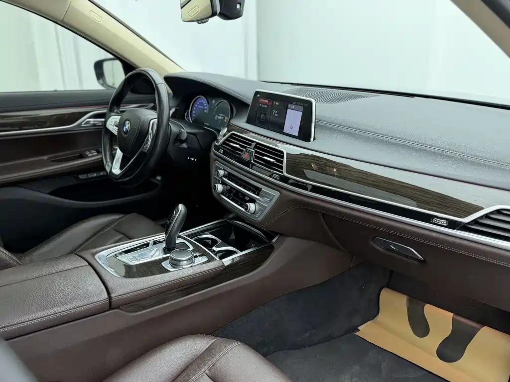 BMW BMW 7 Series 2018 730Li Leading Model Excellence Package 2018 - thumbnail 13