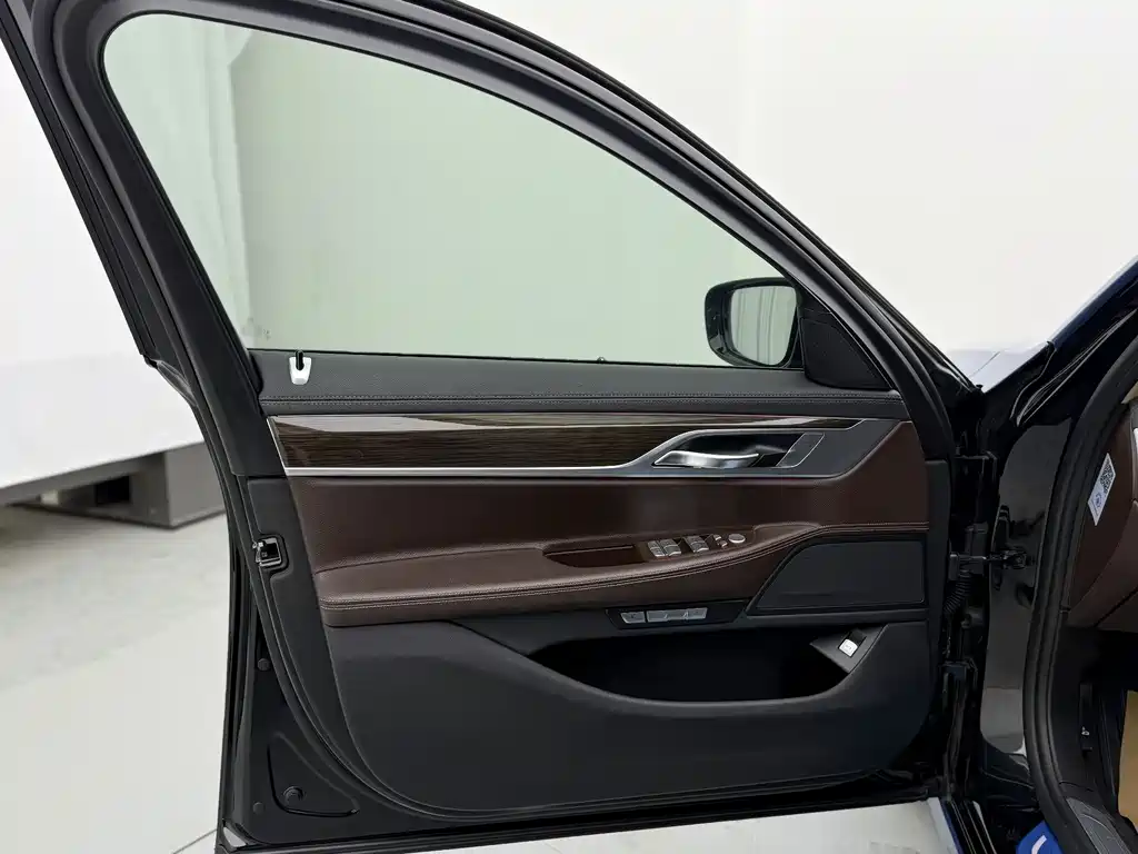 BMW BMW 7 Series 2018 730Li Leading Model Excellence Package 2018 - thumbnail 19