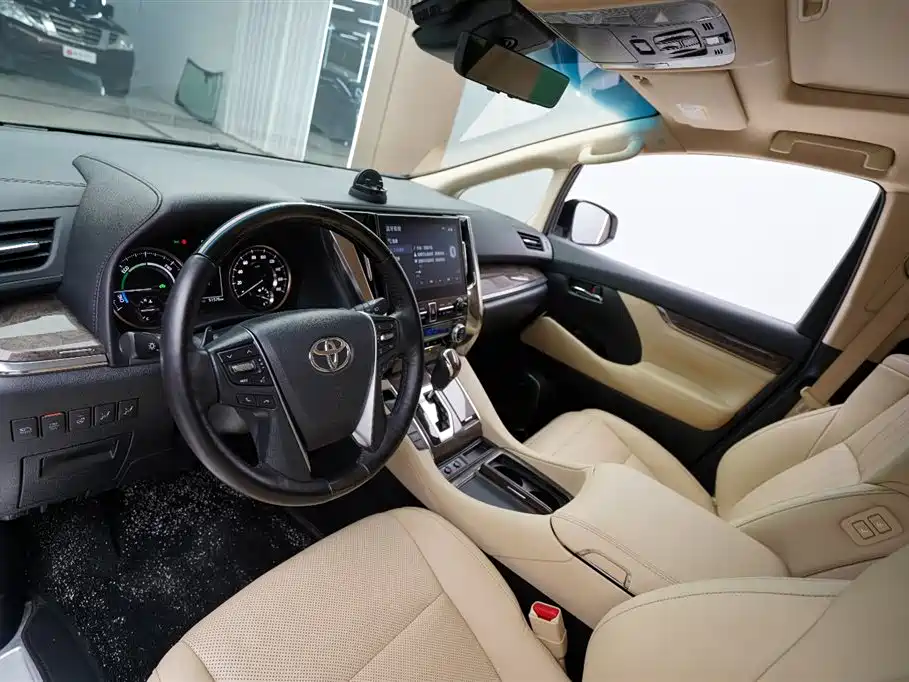 Toyota Alphard 2023 Crown Hybrid 2.5L HV Luxury Version 2023 - thumbnail 3