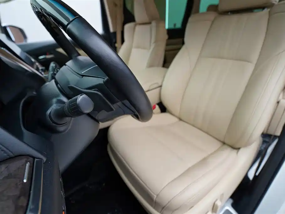 Toyota Alphard 2023 Crown Hybrid 2.5L HV Luxury Version 2023 - thumbnail 4